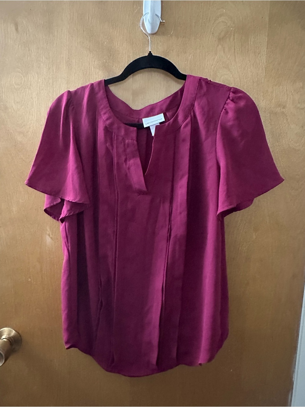Liz Claiborne Magenta Short-Sleeve Blouse – Split V-Neck Pleated Top – Size M